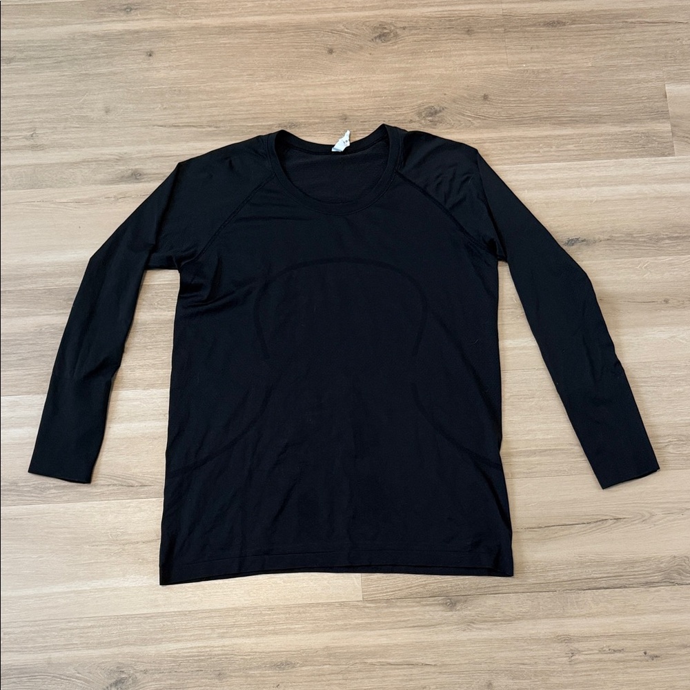 Lululemon swiftly tech hip length t shirt